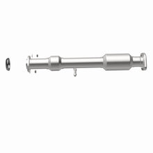Load image into Gallery viewer, MagnaFlow Direct Fit Catalytic Converter 14-15 Toyota Highlander 3.5L