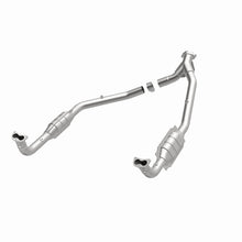 Load image into Gallery viewer, MagnaFlow Direct Fit Catalytic Converter 94-95 Disc./Defender 3.9L