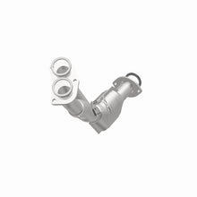 Load image into Gallery viewer, MagnaFlow Direct Fit Catalytic Converter 01-04 Toyota Tacoma 2.7L fr
