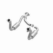 Load image into Gallery viewer, MagnaFlow DF Cat Conv 08-10 Ford F-250/F-250 SD/F-350/F-350 SD 5.4L/6.8L/F-450 SD 6.8L Y-Pipe Assy