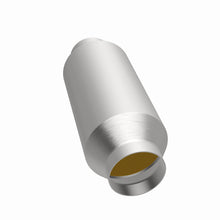 Load image into Gallery viewer, MagnaFlow Universal Catalytic Converter 2.5 inch C/C spun body