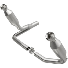 Load image into Gallery viewer, MagnaFlow Direct Fit Catalytic Converter OEM 2004 Dodge Dakota Underbody