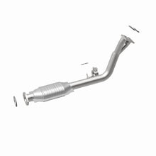 Load image into Gallery viewer, MagnaFlow Direct Fit Catalytic Converter 96-00 Toyota 4 Runner 2.7