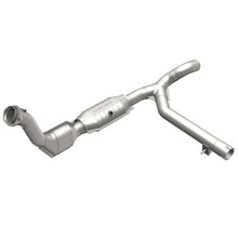 Load image into Gallery viewer, MagnaFlow Direct Fit Catalytic Converter 99-00 Ford Exped 4.6L