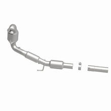 Load image into Gallery viewer, MagnaFlow Direct Fit Catalytic Converter 15-17 Volkswagen Golf / GTI