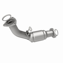 Load image into Gallery viewer, MagnaFlow Direct Fit Catalytic Converter 99-02 Toyota 4 Runner 3.4L Front