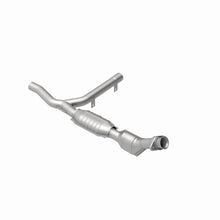 Load image into Gallery viewer, MagnaFlow Direct Fit Catalytic Converter 01 Ford F-150 4.2L