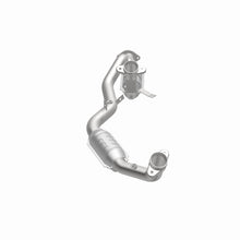 Load image into Gallery viewer, MagnaFlow Direct Fit Catalytic Converter 96-99 Taurus 3.4L Front C