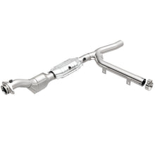 Load image into Gallery viewer, MagnaFlow Direct Fit Catalytic Converter 97-98 Ford Trucks 4.6L