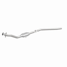 Load image into Gallery viewer, MagnaFlow DF Cat. Conv California Grade 92-93 Chrysler Town &amp; Country 3.3L/94-95 Town &amp; Country 3.8L