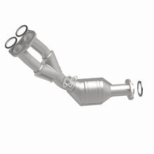 Load image into Gallery viewer, MagnaFlow Direct Fit Catalytic Converter 01-04 Toyota Tacoma 2.7L