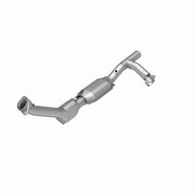 Load image into Gallery viewer, MagnaFlow Direct Fit Catalytic Converter 99-00 Ford Trucks 5.4L