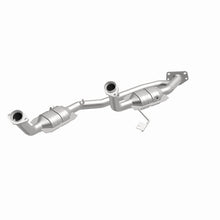 Load image into Gallery viewer, MagnaFlow Direct Fit Catalytic Converter 04 Ford Freestar 3.9L