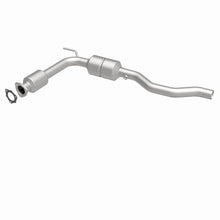 Load image into Gallery viewer, MagnaFlow Direct Fit Catalytic Converter 02 Volkswagen Eurovan 2.8L