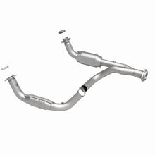 Load image into Gallery viewer, MagnaFlow Direct Fit Catalytic Converter 07-09 Hummer Truck H2 Y-Pipe Assy