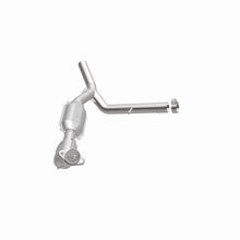 Load image into Gallery viewer, MagnaFlow Direct Fit Catalytic Converter 04-05 Ford F-150 5.4L P/S 2WD (Excl 04 Heritage Edition)