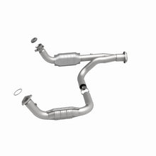 Load image into Gallery viewer, MagnaFlow Direct Fit Catalytic Converter 07-09 Hummer Truck H2 Y-Pipe Assy