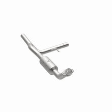 Load image into Gallery viewer, MagnaFlow Direct Fit Catalytic Converter F-150 04-06 8 4.6L OEM