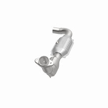 Load image into Gallery viewer, MagnaFlow Direct Fit Catalytic Converter 99-00 Ford Exped 4.6L