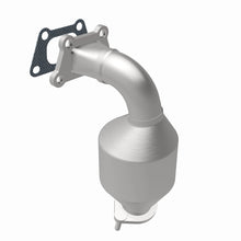 Load image into Gallery viewer, MagnaFlow Direct Fit Catalytic Converter 10-11 Equinox 3.0L Underbody