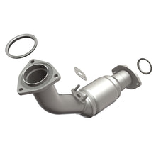 Load image into Gallery viewer, MagnaFlow Direct Fit Catalytic Converter 99-02 Toyota 4 Runner 3.4L Front