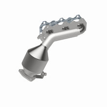 Load image into Gallery viewer, MagnaFlow Direct Fit Catalytic Converter 00 Suzuki Grand Vitara 2.5L