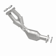 Load image into Gallery viewer, MagnaFlow Direct Fit Catalytic Converter 01-04 Toyota Tacoma 2.7L fr