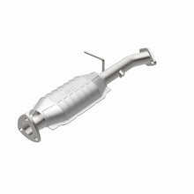 Load image into Gallery viewer, MagnaFlow Direct Fit Catalytic Converter 98-00 Kia Sportage