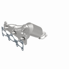 Load image into Gallery viewer, MagnaFlow Direct Fit Catalytic Converter 05-08 Kia Sportage 2.7L Passenger Side