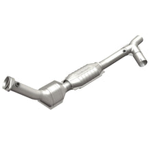 Load image into Gallery viewer, MagnaFlow Direct Fit Catalytic Converter 98 Ford Expedition 5.4L