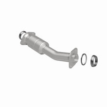 Load image into Gallery viewer, MagnaFlow Direct Fit Catalytic Converter 11-15 Sienna 3.5 Underbody