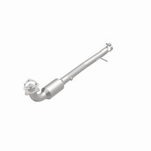 Load image into Gallery viewer, MagnaFlow Direct Fit Catalytic Converter 07-09 Range Rover v8 4.2/4.4L OEM Underbody