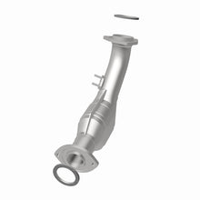 Load image into Gallery viewer, MagnaFlow Direct Fit Catalytic Converter Front 00-04 Toyota Tacoma 3.4L 4WD / 00-04 Tundra 3.4L