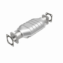 Load image into Gallery viewer, MagnaFlow Direct Fit Catalytic Converter Chevrolet-Isuzu 82 8