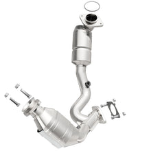 Load image into Gallery viewer, MagnaFlow Direct Fit Catalytic Converter 00-03 Ford Taurus 3.0L fron