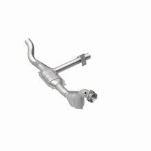 Load image into Gallery viewer, MagnaFlow Direct Fit Catalytic Converter 01 Ford Trucks 4.6L