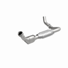 Load image into Gallery viewer, MagnaFlow Direct Fit Catalytic Converter 99-00 Ford Trucks 5.4L