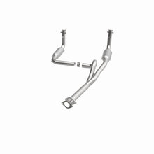 Load image into Gallery viewer, MagnaFlow Direct Fit Catalytic Converter 00 Chevy Express 1500 5.7L