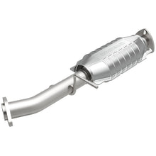 Load image into Gallery viewer, MagnaFlow Direct Fit Catalytic Converter 98-00 Kia Sportage