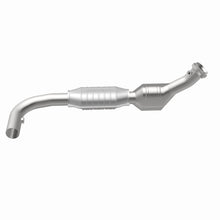 Load image into Gallery viewer, MagnaFlow Direct Fit Catalytic Converter 97-98 Expedition-Navigator