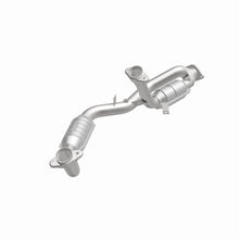 Load image into Gallery viewer, MagnaFlow Direct Fit Catalytic Converter 96-99 Taurus 3.4L Front C