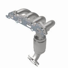 Load image into Gallery viewer, MagnaFlow Direct Fit Catalytic Converter 03-04 Kia Rio 1.6L mani OEM