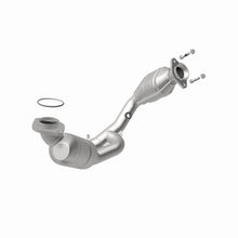 Load image into Gallery viewer, MagnaFlow Direct Fit Catalytic Converter 00-03 Ford Taurus 3.0L fron