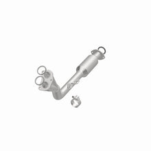 Load image into Gallery viewer, MagnaFlow Direct Fit Catalytic Converter California Grade 96-98 Toyota 4Runner 2.7L