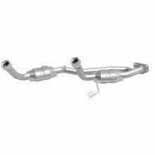 Load image into Gallery viewer, MagnaFlow Direct Fit Catalytic Converter 04 Ford Freestar 3.9L
