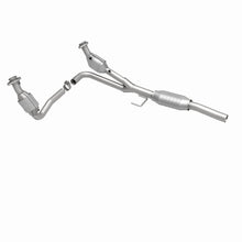 Load image into Gallery viewer, MagnaFlow Direct Fit Catalytic Converter 00 Dodge Dakota 3.9L 2wd