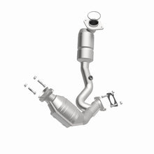 Load image into Gallery viewer, MagnaFlow Direct Fit Catalytic Converter 00-03 Ford Taurus 3.0L fron