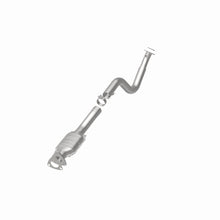 Load image into Gallery viewer, MagnaFlow Direct Fit Catalytic Converter 03-07 GM 2500/3500 Passenger Side