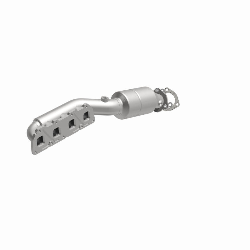MagnaFlow Direct Fit Catalytic Converter 02-04 Volkswagen Passat 4.0L