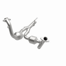 Load image into Gallery viewer, MagnaFlow Direct Fit Catalytic Converter 04 Jeep Grand Cherokee 4.7L